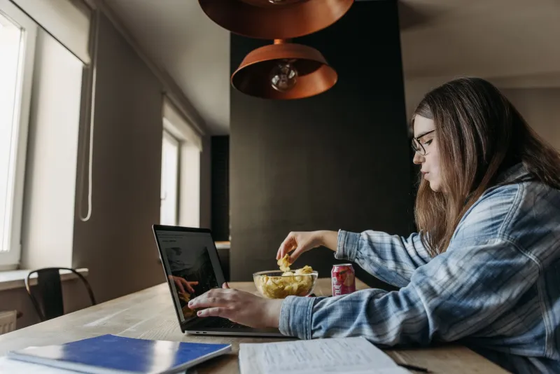 90 Minutes Is All You Need: The Side Hustle Strategy Busy People Are Actually Using